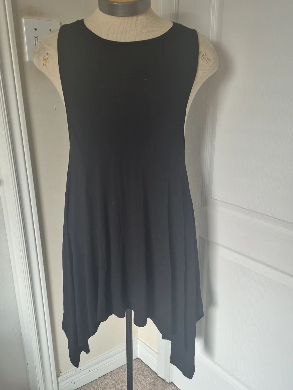 LaโVie En Rose Black Sleeveless Asymmetric Beach Dress